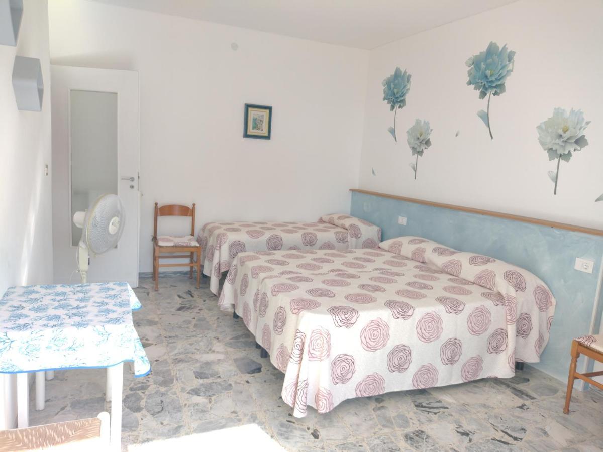 Casa Fronte Mare Leilighet Ventimiglia Eksteriør bilde