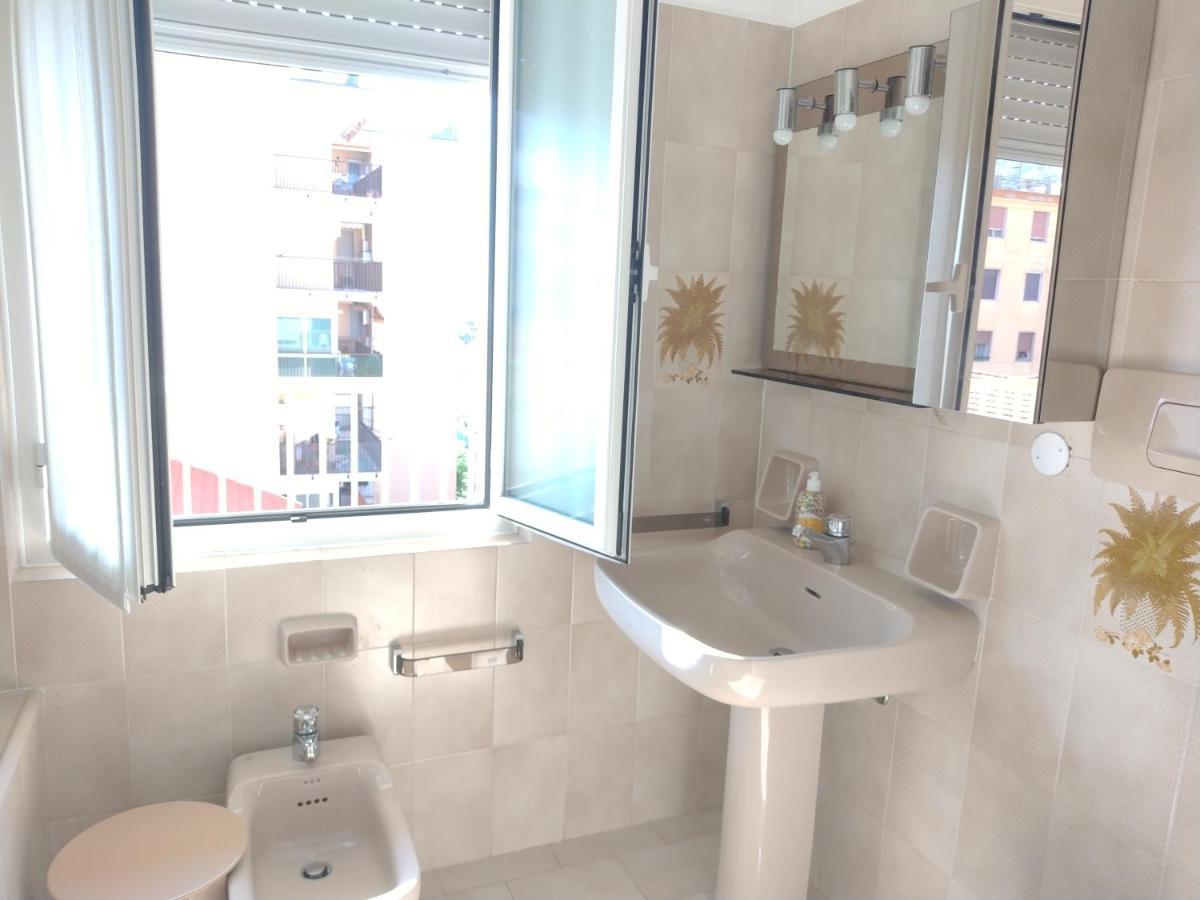 Casa Fronte Mare Leilighet Ventimiglia Eksteriør bilde