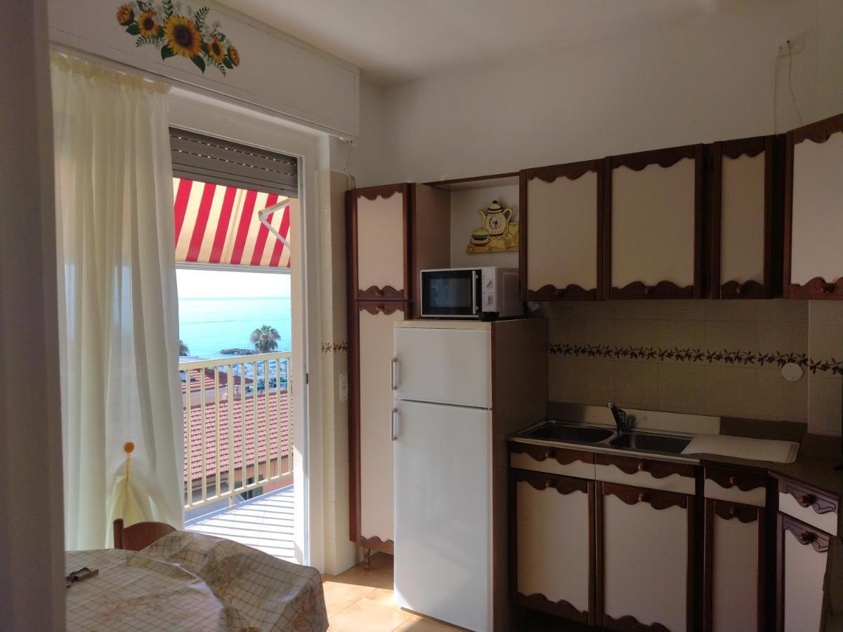 Casa Fronte Mare Leilighet Ventimiglia Eksteriør bilde