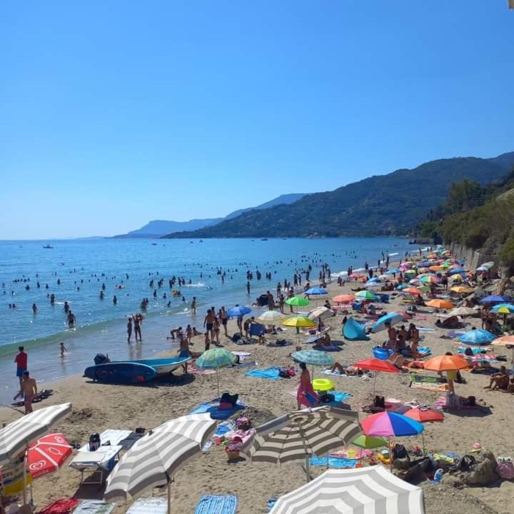 Casa Fronte Mare Leilighet Ventimiglia Eksteriør bilde